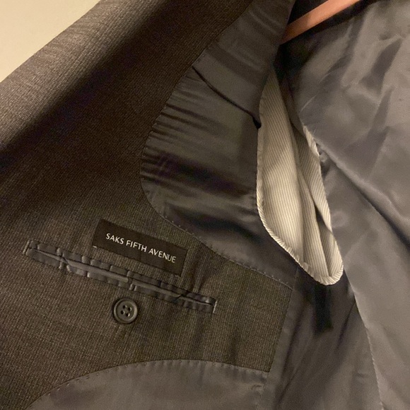 Saks Fifth Ave Men’s Trim Fit Suit 44 L Pants 37 - Picture 7 of 15